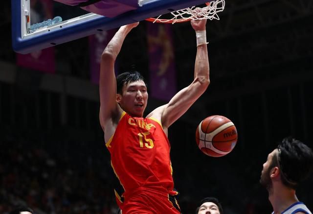 叶辰那张黑卡给自己带来的磨难，简直比唐僧取经的九九八十一难还要悲惨。